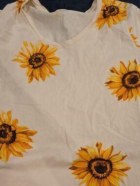 Women's Sunflower V-Neck Tank Top - White & Yellow